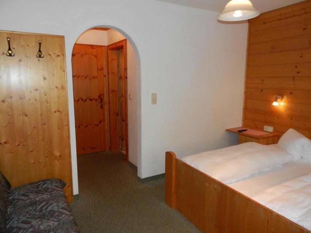 Pension Holzknechthof Am See Neustift im Stubaital Room photo